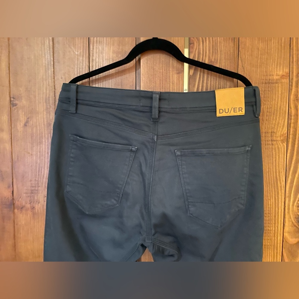 NEW DUER JEANS 33X32